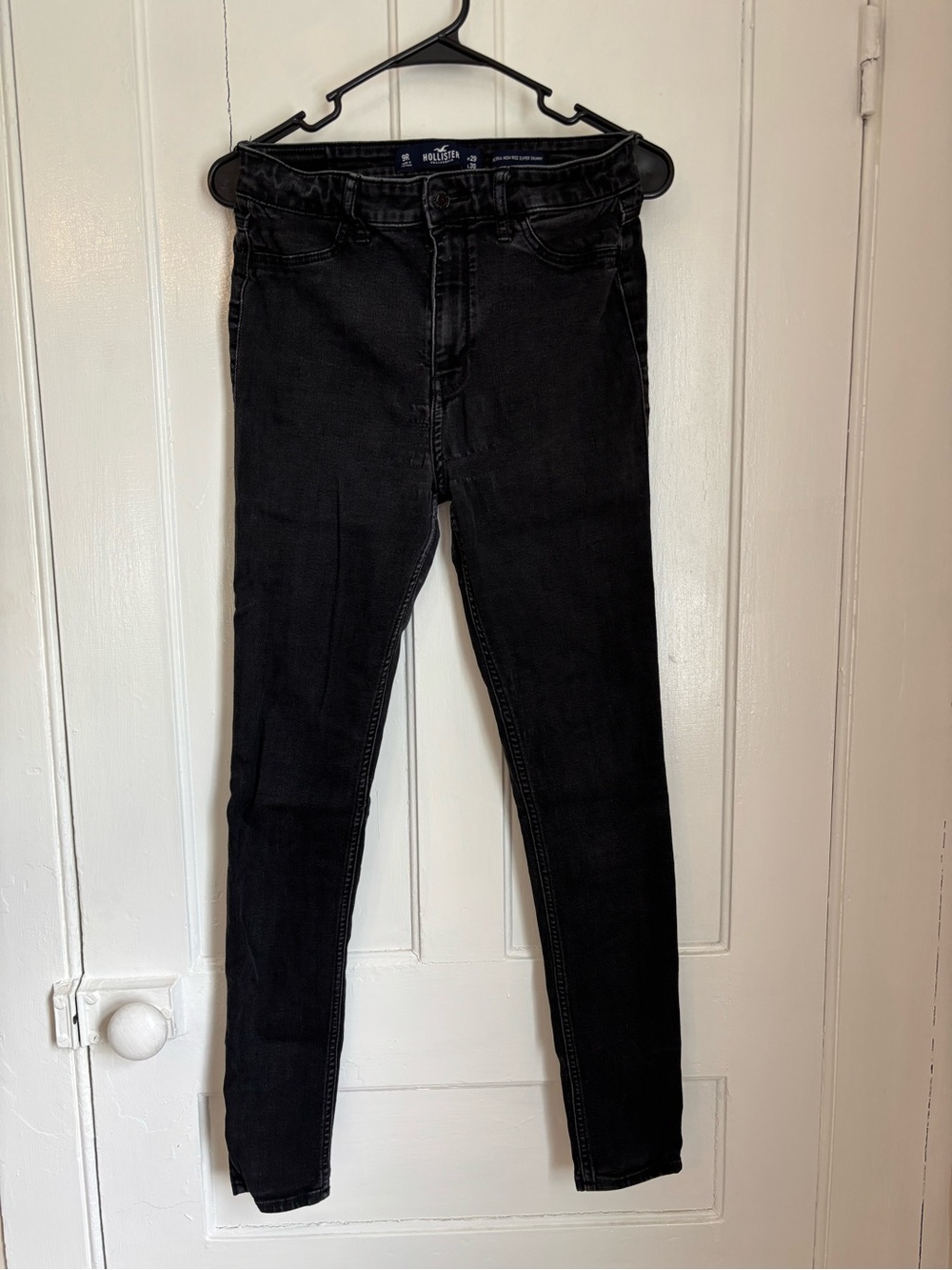 Hollister Women’s Skinny Jeans in Black